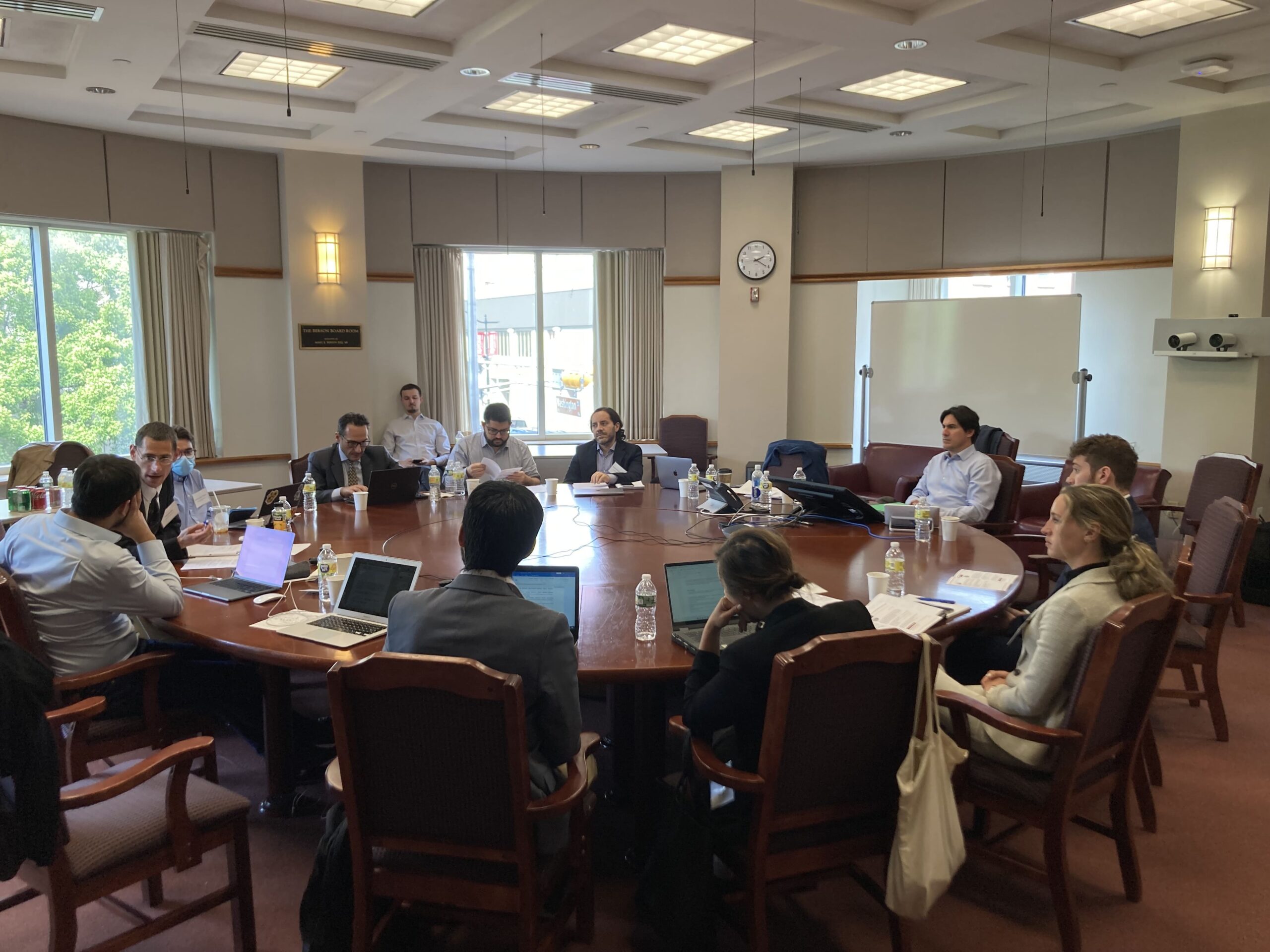 Programa de Derecho Público organizó simposio International Law and